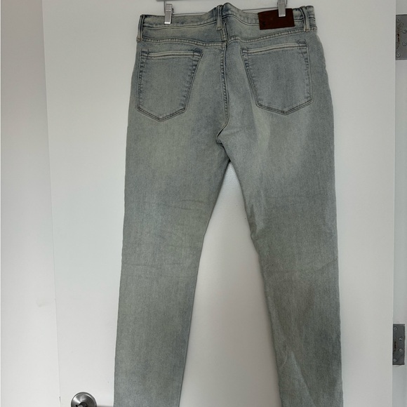 Todd Snyder Slim Fit Light Denim Jeans - Picture 2 of 8